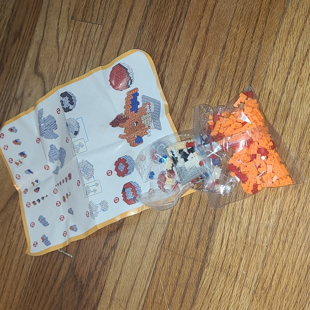 Charizard Interlock Building Bricks - Picture 5 of 5